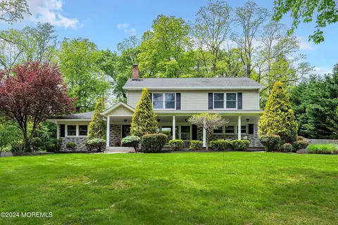 6 Dogwood Rd, Middletown, NJ 07748