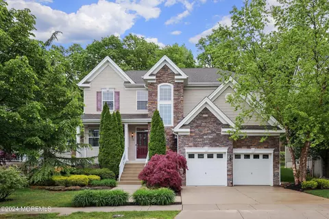 15 Birch St, Atlantic Highlands, NJ 07716