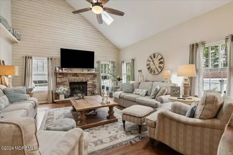 23 Paceview Dr, Howell, NJ 07731 photo 17