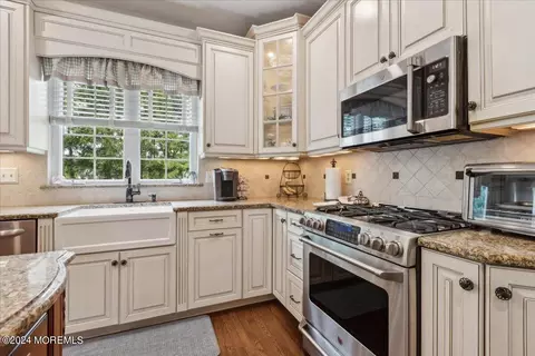 23 Paceview Dr, Howell, NJ 07731 photo 15