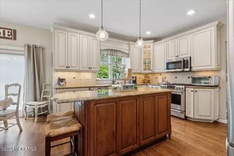 23 Paceview Dr, Howell, NJ 07731 photo 12