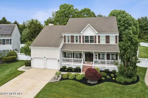23 Paceview Dr, Howell, NJ 07731 photo 2