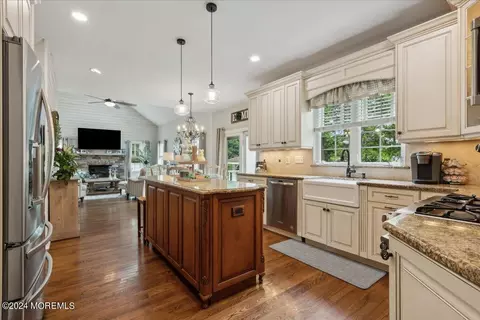 23 Paceview Dr, Howell, NJ 07731 photo 13