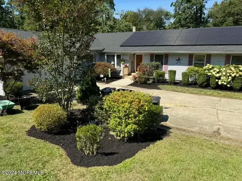 343 Juliustown Rd, Columbus, NJ 08022