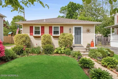 84 Randolph St, Freehold, NJ 07728