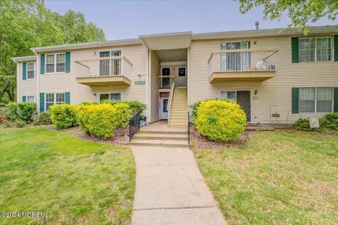 165 Applegate Ln #165, East Brunswick, NJ 08816