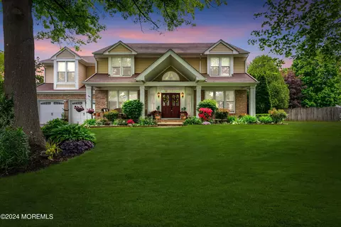 12 Palace Pl, Freehold, NJ 07728