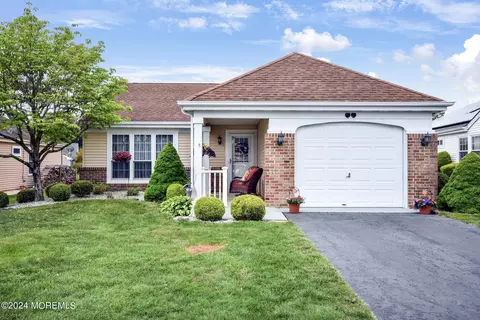 37 Mansfield Ave, Manchester, NJ 08759