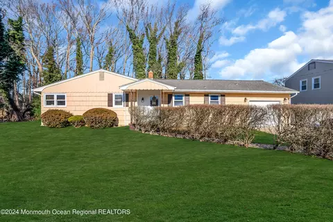 715 Dow Ave, Oakhurst, NJ 07755