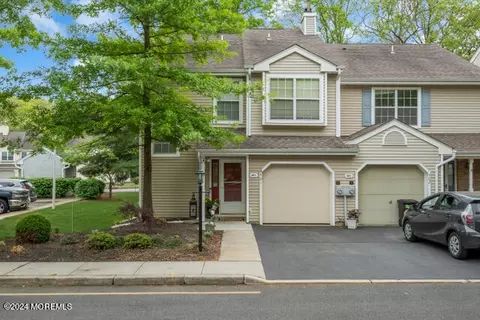 401 Aberdeen Ln #421, Toms River, NJ 08753