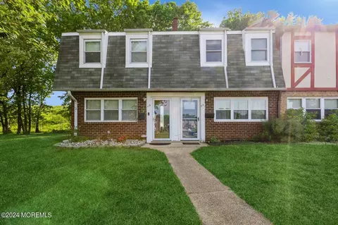 119 Briar Mills Dr, Brick, NJ 08724