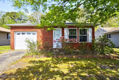 770 Jamaica Blvd, Toms River, NJ 08757