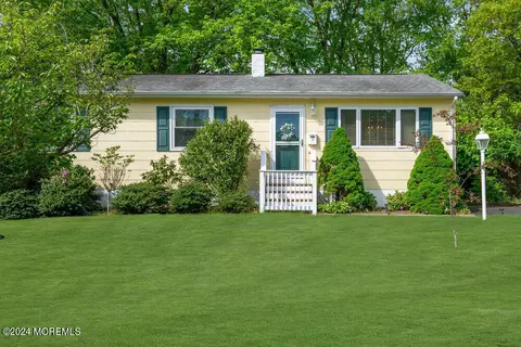 95 Solar Dr, Brick, NJ 08724