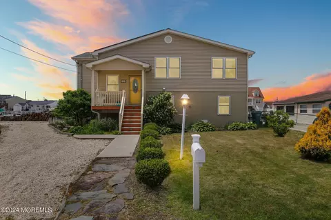 148 E Susquehanna Dr, Little Egg Harbor, NJ 08087