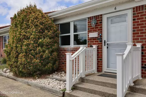 6 Pompton Plains Dr #55, Brick, NJ 08724