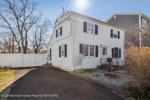 26 Bay Ave, North Middletown, NJ 07748