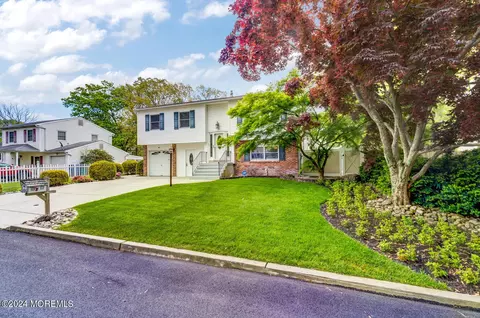 161 Oakleaf Dr, Little Egg Harbor, NJ 08087