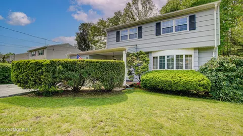 16 Brookdale Rd, East Brunswick, NJ 08816
