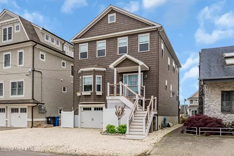 227 South Ct, Lavallette, NJ 08735