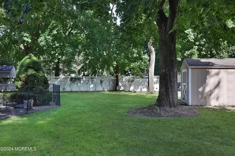 Exterior - 4 E Point Rd, Lincroft, NJ 07738 photo 6 of 9