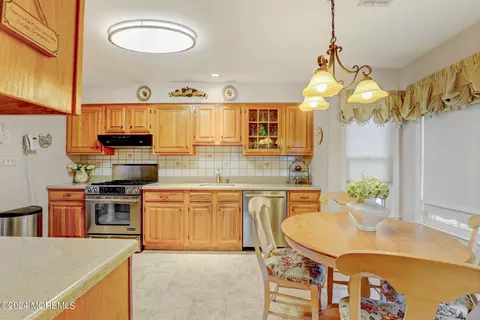 4 Walnut Dr, Howell, NJ 07731 photo 13