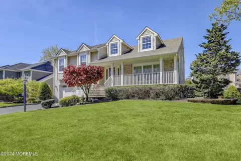 4 Walnut Dr, Howell, NJ 07731 photo 3