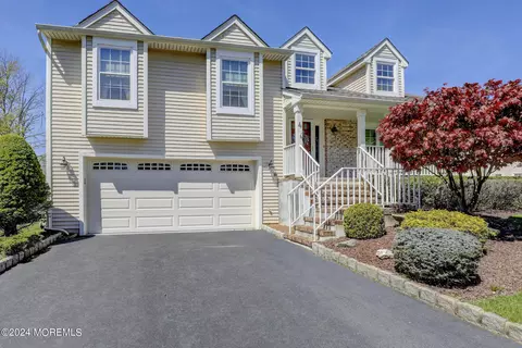 4 Walnut Dr, Howell, NJ 07731 photo 2