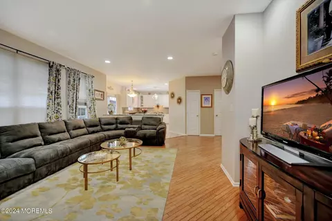 21 Chiswick Ct, Jackson, NJ 08527 photo 14
