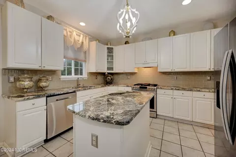 21 Chiswick Ct, Jackson, NJ 08527 photo 10