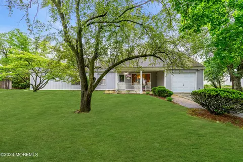 1021 Eastwind Ave, Toms River, NJ 08753