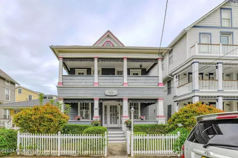 27 Embury Ave, Ocean Grove, NJ 07756