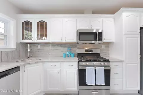 Kitchen - 64 Castle Harbor Dr, Berkeley, NJ 08721 photo 2 of 2