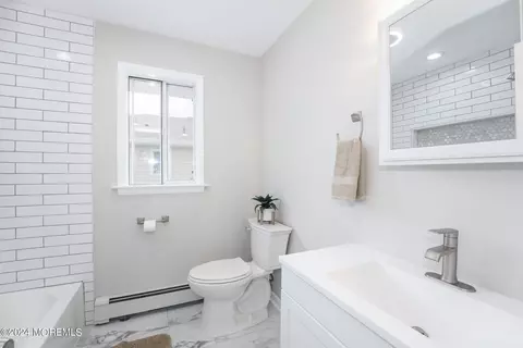 Bath - 64 Castle Harbor Dr, Berkeley, NJ 08721 photo 2 of 2