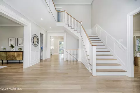 Entry Way - 3 Allencrest Rd, Rumson, NJ 07760 photo 4 of 9