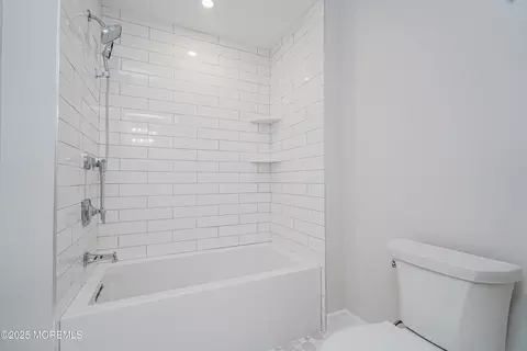 Bath - 3 Allencrest Rd, Rumson, NJ 07760 photo 7 of 9