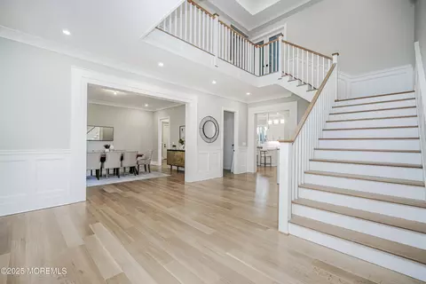 Entry Way - 3 Allencrest Rd, Rumson, NJ 07760 photo 2 of 9