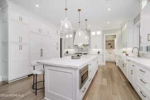 Kitchen - 3 Allencrest Rd, Rumson, NJ 07760 photo 2 of 8