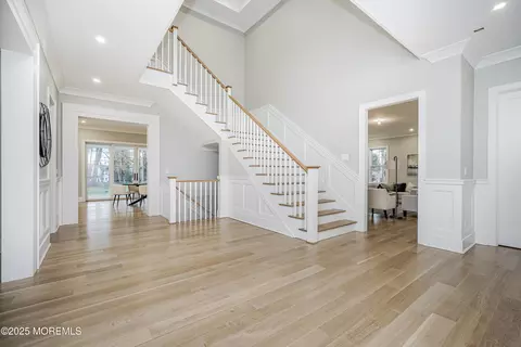 Entry Way - 3 Allencrest Rd, Rumson, NJ 07760 photo 3 of 9