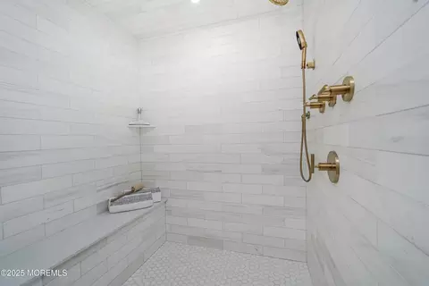 Bath - 3 Allencrest Rd, Rumson, NJ 07760 photo 4 of 9
