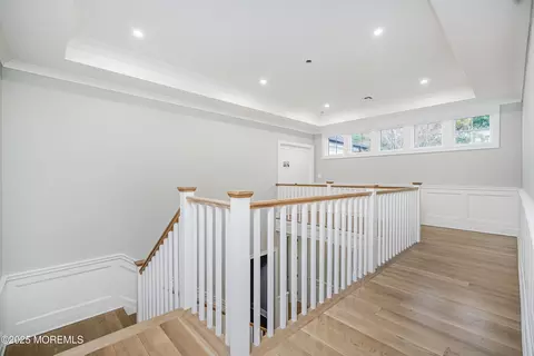 Entry Way - 3 Allencrest Rd, Rumson, NJ 07760 photo 6 of 9