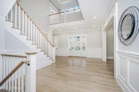 Entry Way - 3 Allencrest Rd, Rumson, NJ 07760 photo 5 of 9