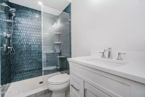 Bath - 3 Allencrest Rd, Rumson, NJ 07760 photo 5 of 9