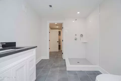 Bath - 3 Allencrest Rd, Rumson, NJ 07760 photo 9 of 9