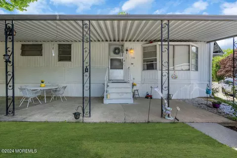 711 7th St, Jackson, NJ 08527
