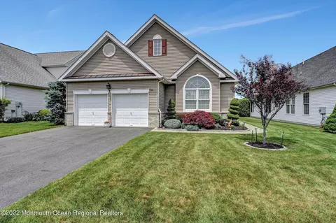 84 Sequoia Pkwy, Ocean, NJ 07712