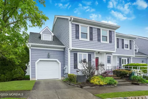10 Squan Ct, Manasquan, NJ 08736