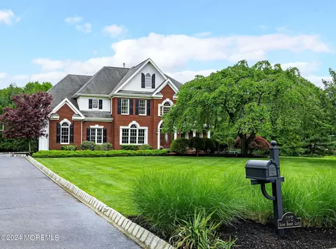 1 Slopebrook Ln, Colts Neck, NJ 07722
