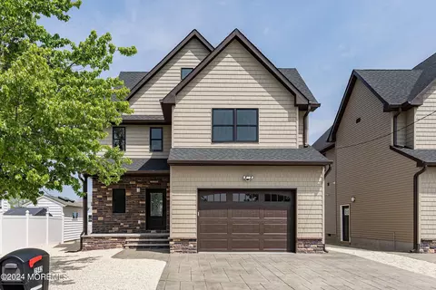 2542 Balfrey Dr, Toms River, NJ 08753