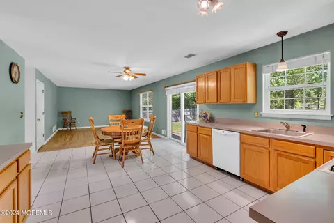 8 Solomon Ct, Jackson, NJ 08527 photo 16