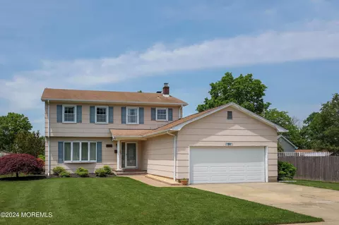 58 Lynn Blvd, Hazlet, NJ 07730